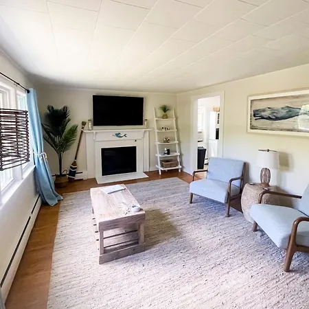 Downtown Seaside Serenity Retreat